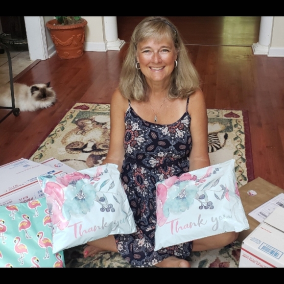 BOOKMARK HERE TO BE NOTIFIED OF LIVE SHOWS (TAP THE HEART) - Picture 1 of 7